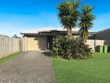 4 Ferngrove Street, PIMPAMA, QLD 4209