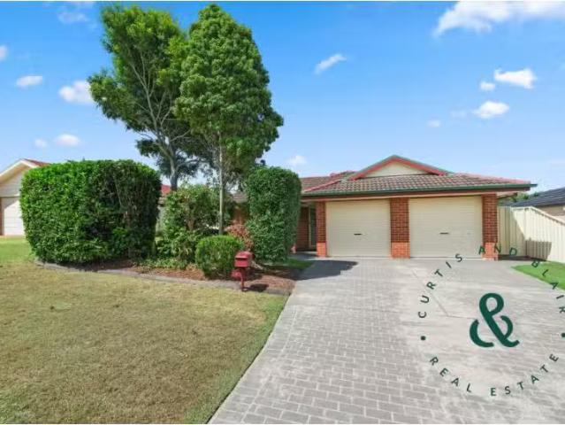 4 Flinders Cl, Medowie House for rent Listed by Renee Ross of.