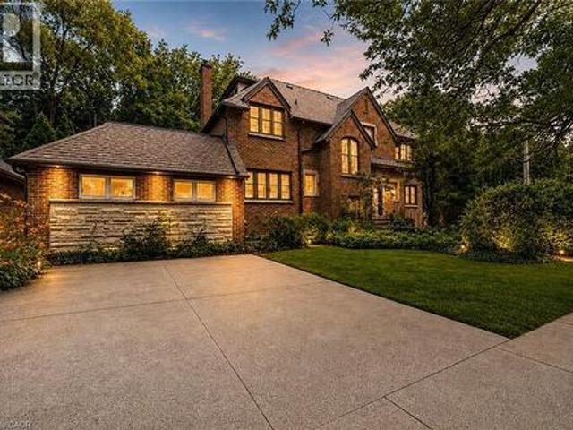 4 Forsyth Avenue N, Hamilton, ON, L8S 4E1 house for sale | Listing ID 40865 | Royal LePage