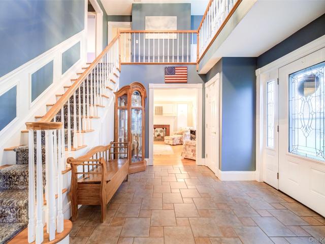 4 Fox Hollow Drive