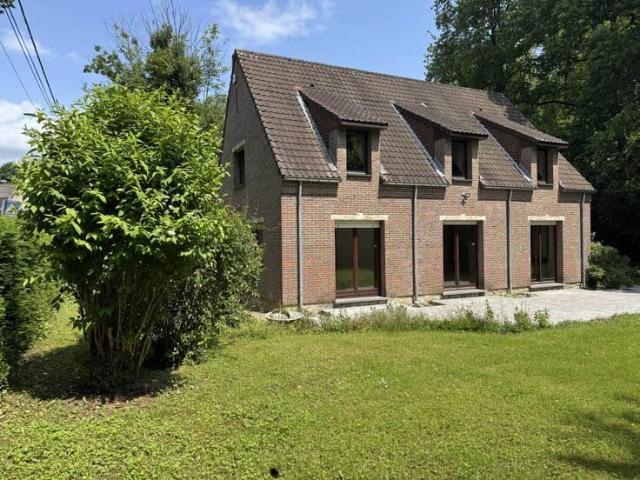 4 front house, 2 bathrooms, south terrace