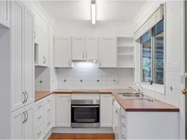4 Gull Place, Tascott House for rent Listed by Lisa Mcanulty.