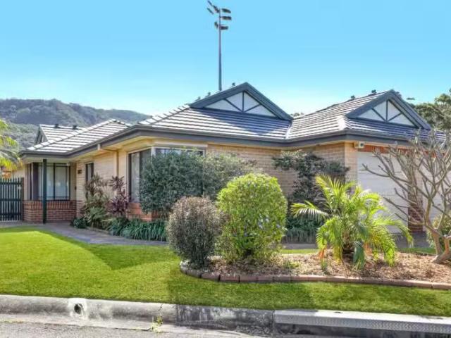 4 Gardenia Terrace, Woonona NSW 2517 House For Lease