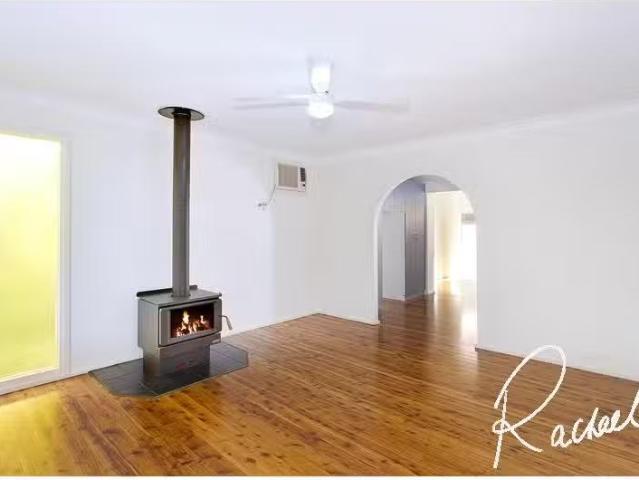 4 Garfield Street, Mcgraths Hill House for rent Listed by Rac.