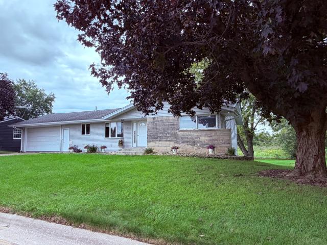 4 Genesee Court