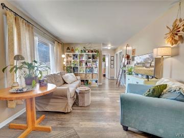 4 Glenwood Drive