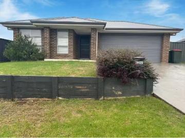 4 Gleneagles Avenue, HEDDON GRETA House for rent Listed by Ja.