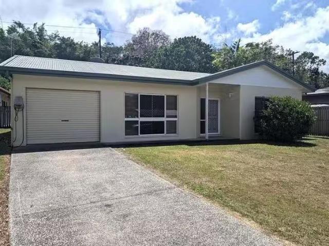 /4 Goodfellow Court, Mooroobool, QLD 4870