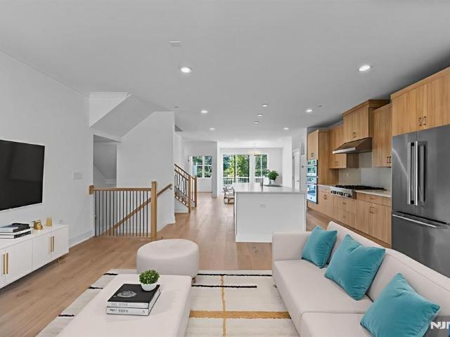 4 Goldfinch Drive, Upper Saddle River, US, NJ