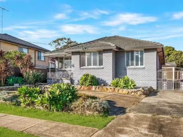 4 Graham Street, Greystanes, NSW 2145 House for Rent
