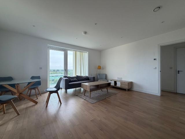 4 Greenleaf Walk, Southall UB1, 2 bed flat to rent, £2,105 pcm | PrimeLocation