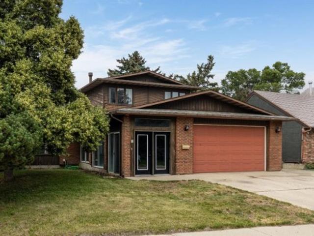 4 Greenwood Court Sw, Medicine Hat, AB, T1A 7X7 house for sale | Listing ID A2333 | Royal LePage