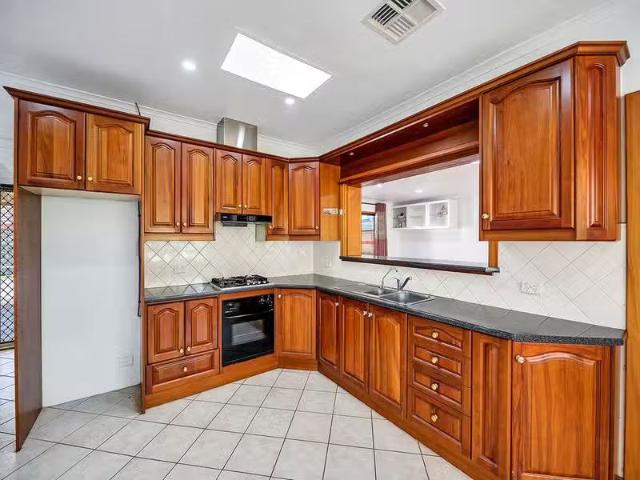 4 Gregory Avenue, CAMPBELLTOWN, SA 5074 House for Rent