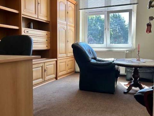 4 großzügige helle Zimmer ideale Gewerberäume in Bahnhofsnähe!