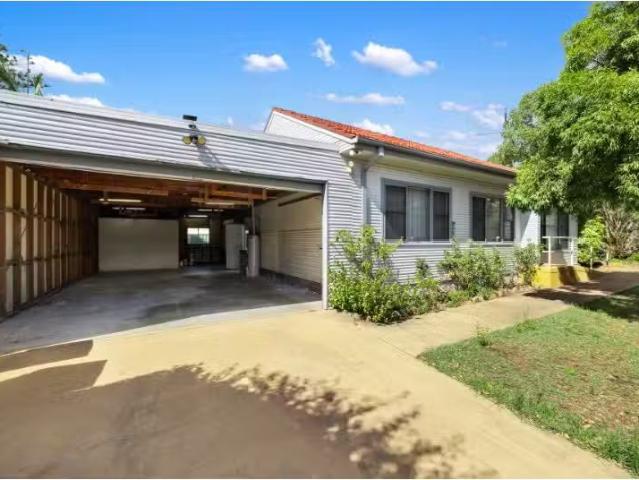 4 Grove Street, Guildford House for rent Listed by Johnny Gol.