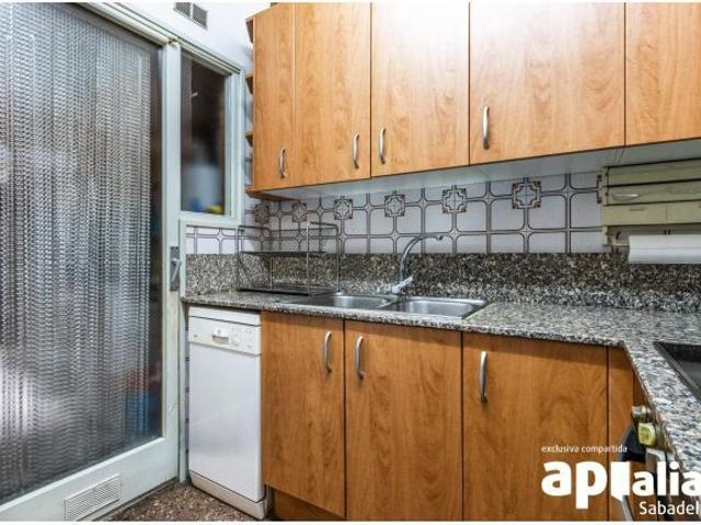 4 HABITACIONES CON BALCÓN Y ASCENSOR