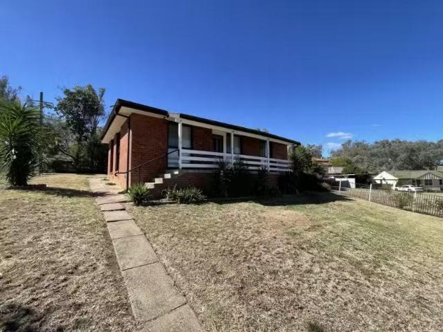 4 Harris Street, TAMWORTH House for rent Listed by Yvonne vo.