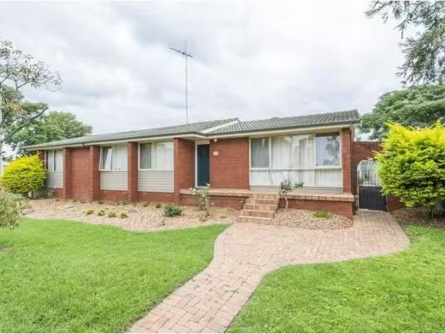4 Hartigan Avenue, Emu Plains House for rent Listed by George.