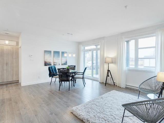 4½ haut de gamme disponible maintenant – 1 mois gratuit Ascenseur et plafonds 9 pieds