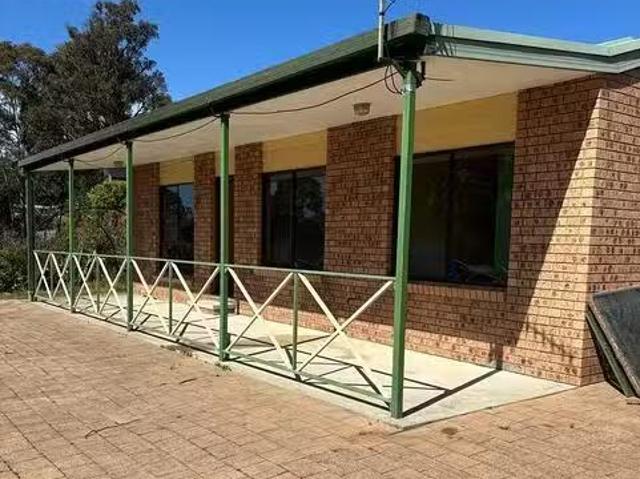 4 Hazel Road, Moruya Heads, NSW 2537