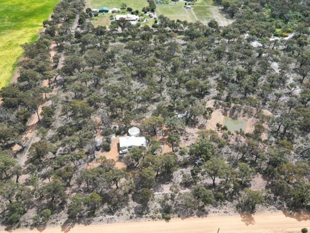 4 hectare house and land