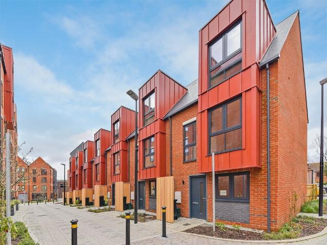 Highfield Ave, 11 Market Street Newbury RG14, 3 bed town house to rent, £2,155 pcm | PrimeLocation