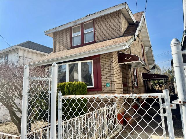 4 Highland Court