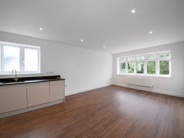 4, Hillbury Road, Warlingham CR6, 2 bed flat to rent, £1,800 pcm | PrimeLocation
