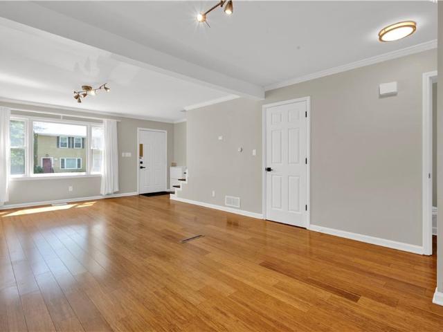 4 Holly Downs Court NW