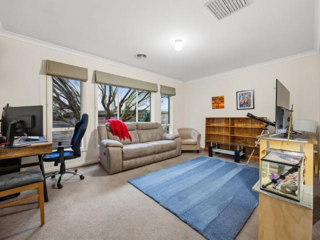 4 Imperial Way, Canadian, VIC, 3350