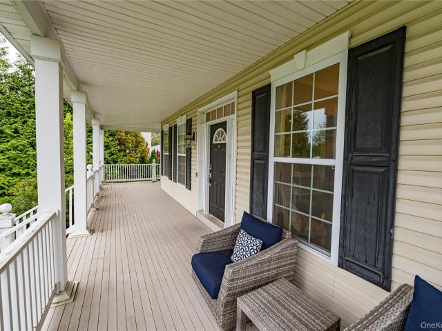 4 Indianwood Court