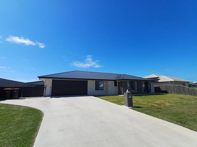 4 Irving Place, INNES PARK, QLD 4670