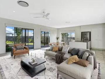 4 Isla Court, New Auckland, QLD 4680