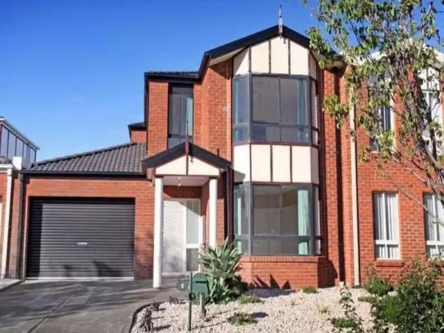 4 Japonica Court, CAIRNLEA, VIC 3023 Townhouse for Rent