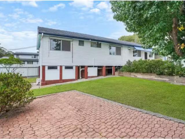 4 Keepoch St, Rankin Park House for rent Listed by Love Renta.