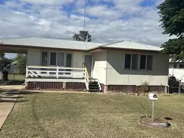 4 Knaggs Street, Moura, QLD 4718
