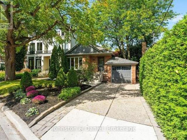 4 Lyndhurst Court, Toronto, ON, M5R 1X7 house for sale | Listing ID C13814 | Royal LePage