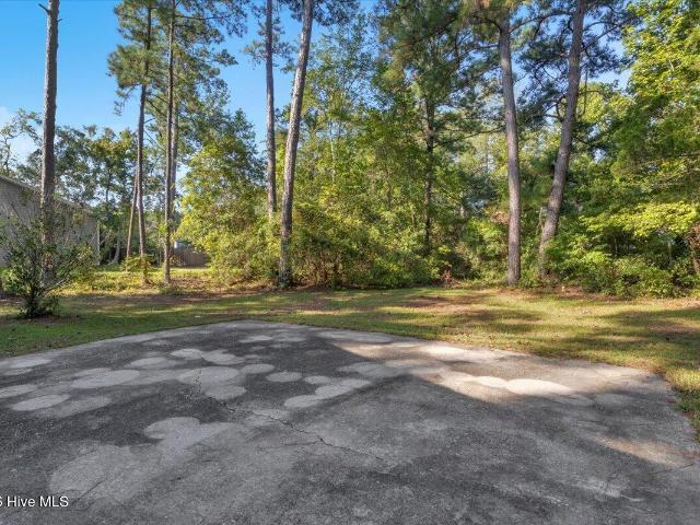 4 Lakeview Court