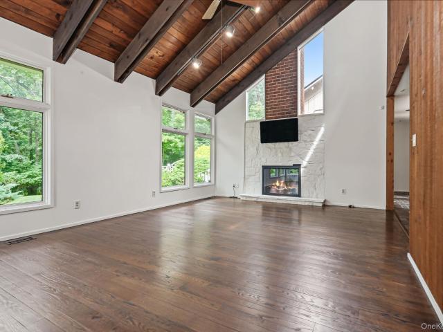 4 Leatherstocking Lane