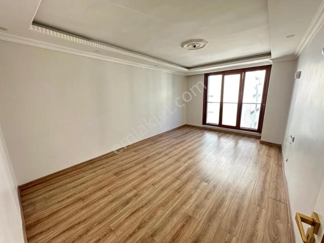 4.levent Metroya 4 Dk Ara Kat Yeni Bina Kiralık Artum'dan