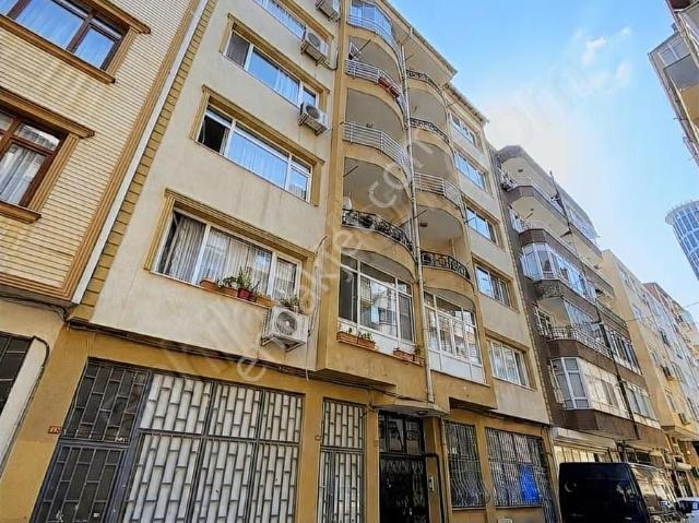 4. Levent'te Metro Yanı, İçi Sıfırlanacak Lüks 2+1, Asansörlü