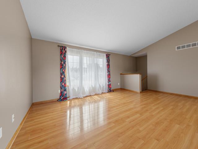 4 Lillie Lane SE