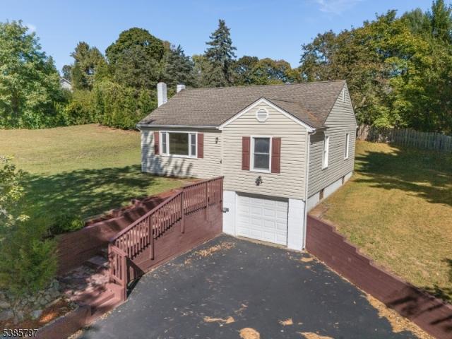 4 Lingert Ave