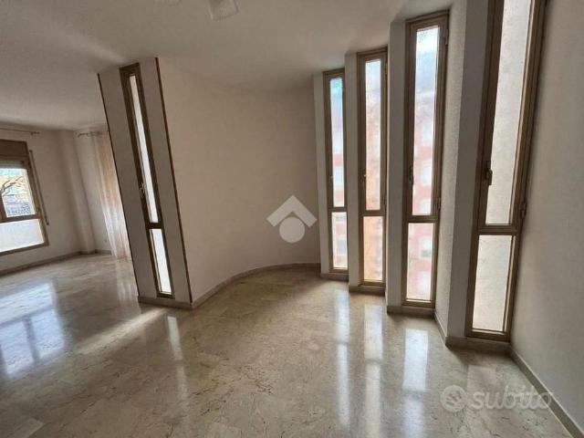 4 LOCALI A CAPACI