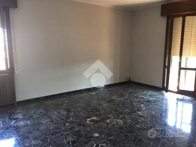 4 LOCALI A VALSAMOGGIA