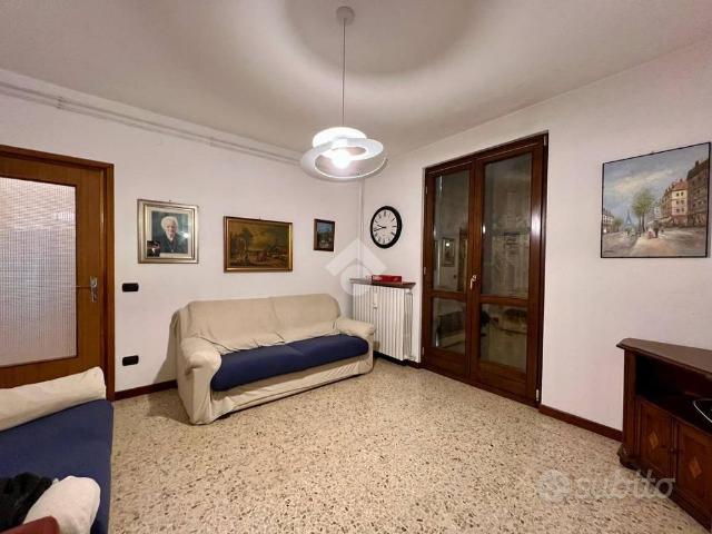 4 LOCALI A VILLA D'OGNA