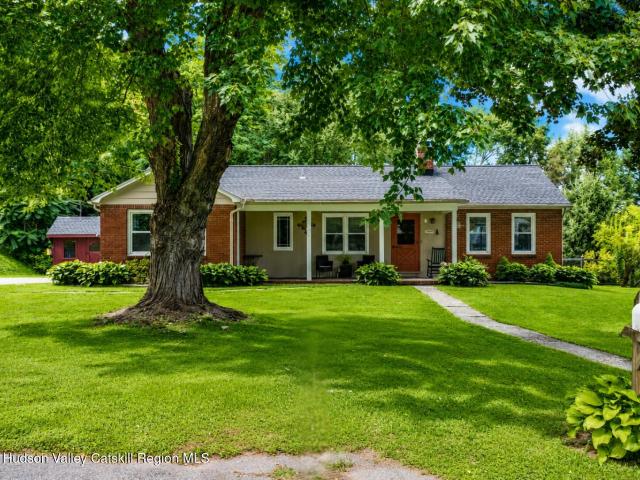 4 Locust Park