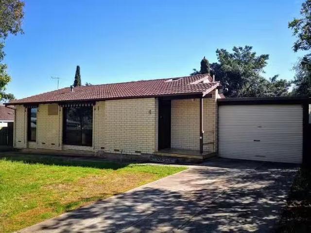 4 Paginton Crescent, Elizabeth East, SA 5112
