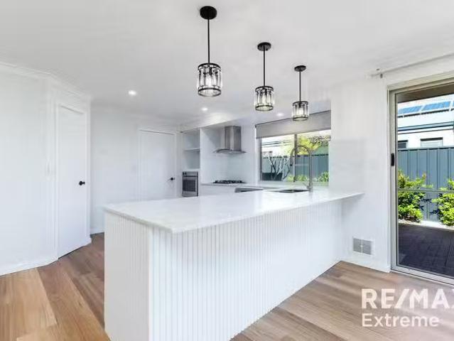 4 Palm Corner, Quinns Rocks, WA 6030