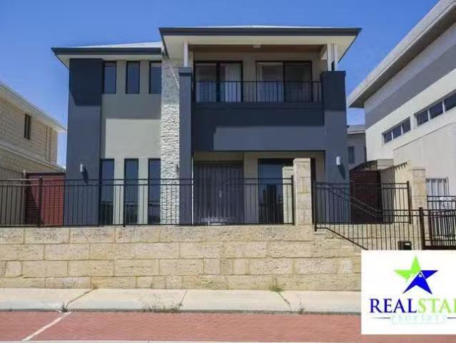 4 Pattaya Gardens, Iluka, WA 6028